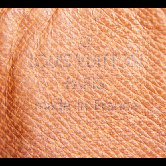 PRE-OWNED LOUIS VUITTON VINTAGE MONOGRAM PAPILLON - Picture 7 of 8